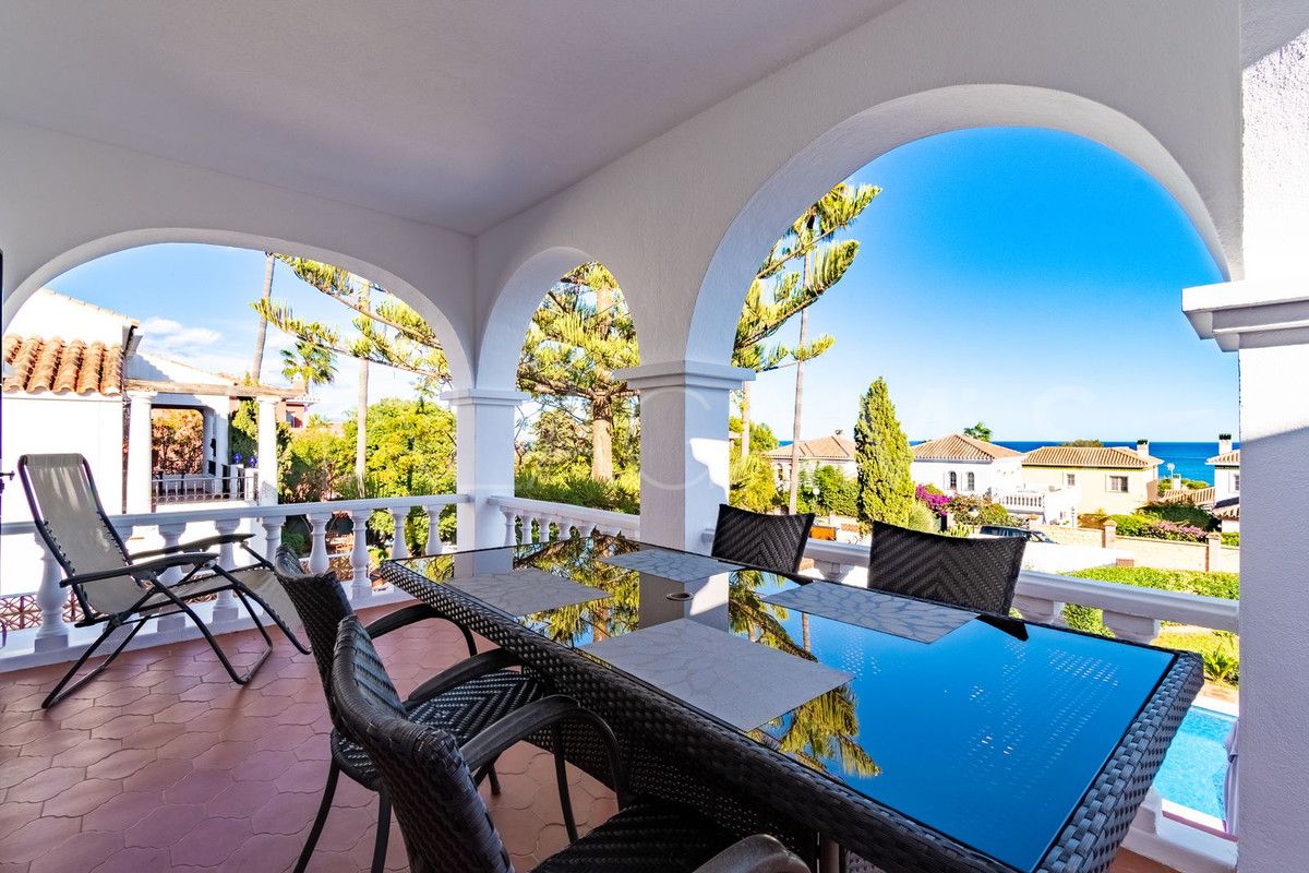 Villa for sale in La Duquesa