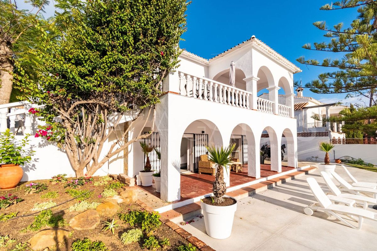 Villa for sale in La Duquesa