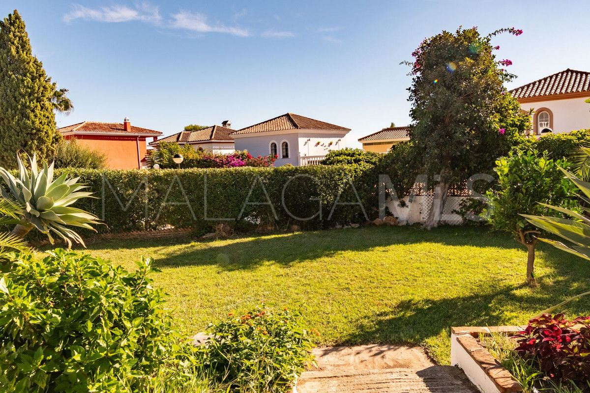 Villa for sale in La Duquesa