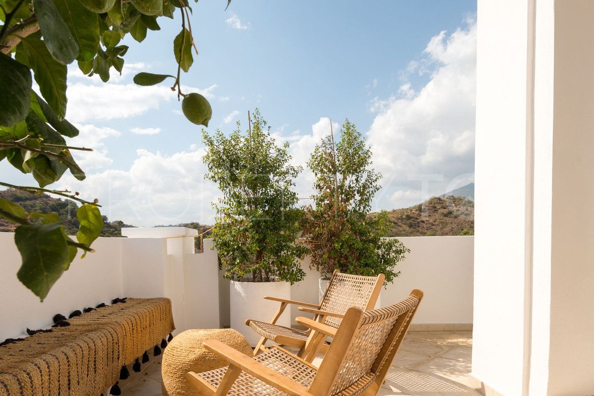 Buy apartment in Nueva Andalucia