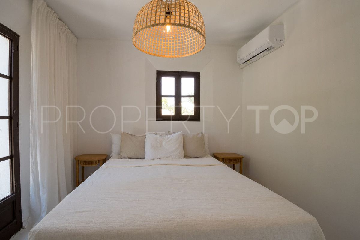 Town house for sale in Nueva Andalucia