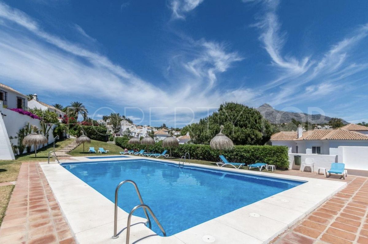 Town house for sale in Nueva Andalucia