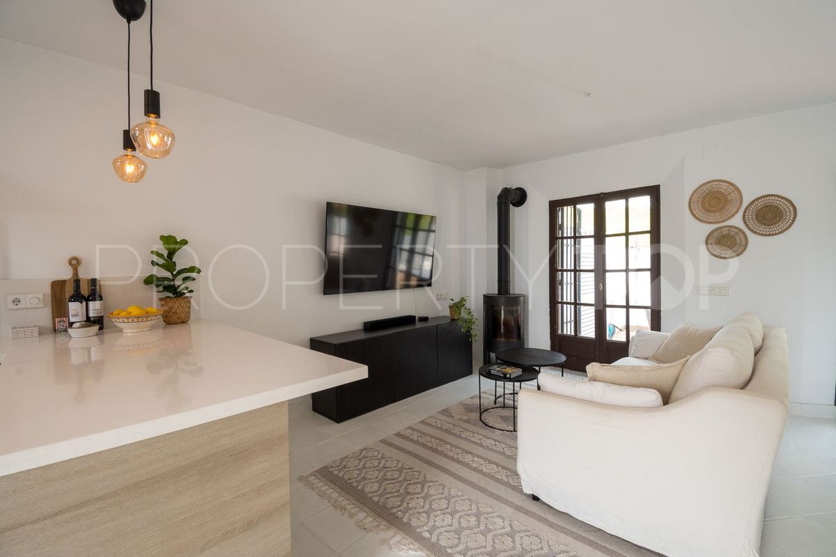 Town house for sale in Nueva Andalucia