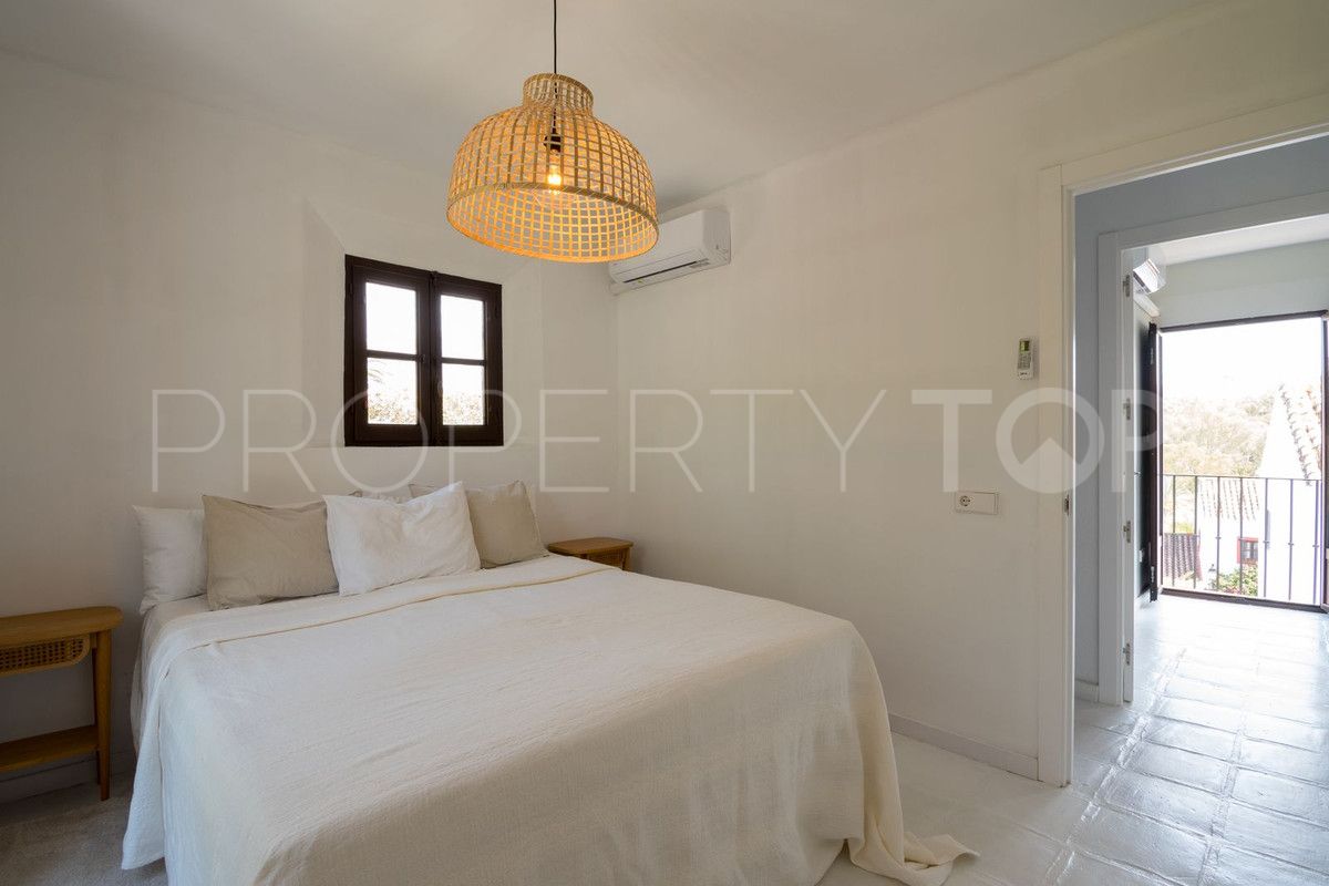 Town house for sale in Nueva Andalucia