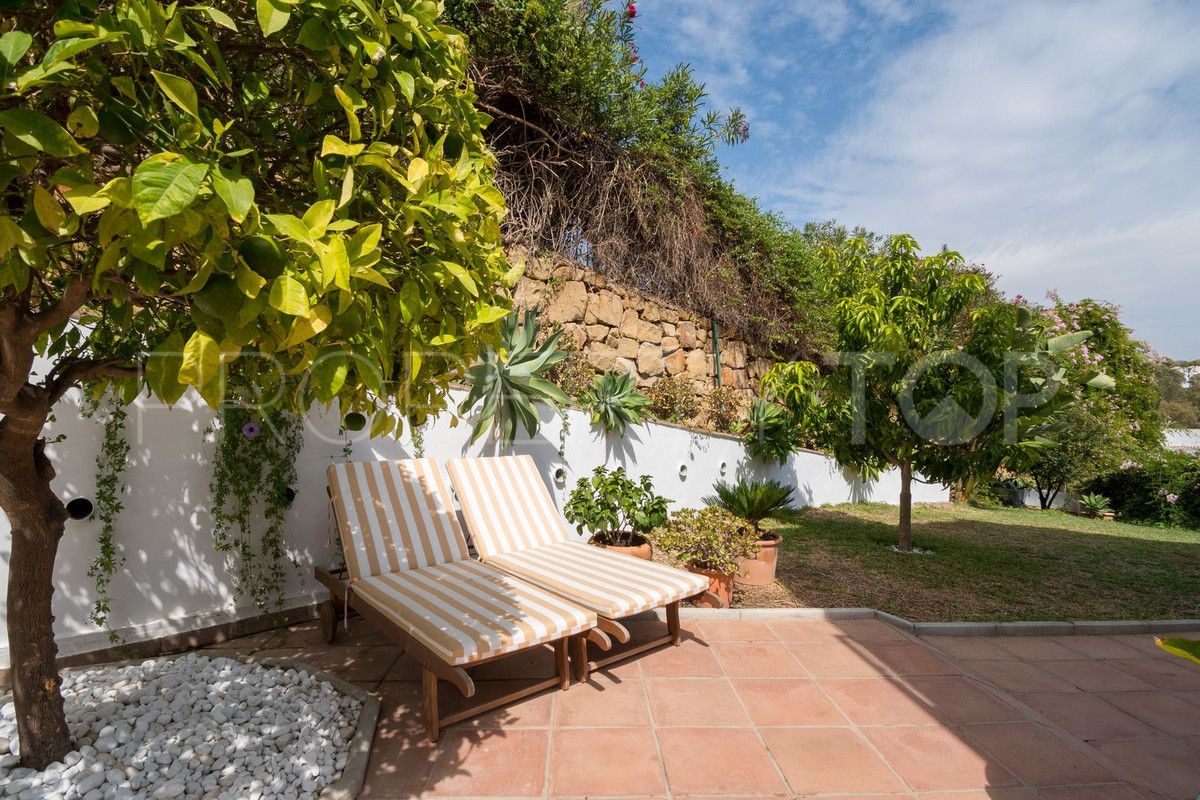 Town house for sale in Nueva Andalucia