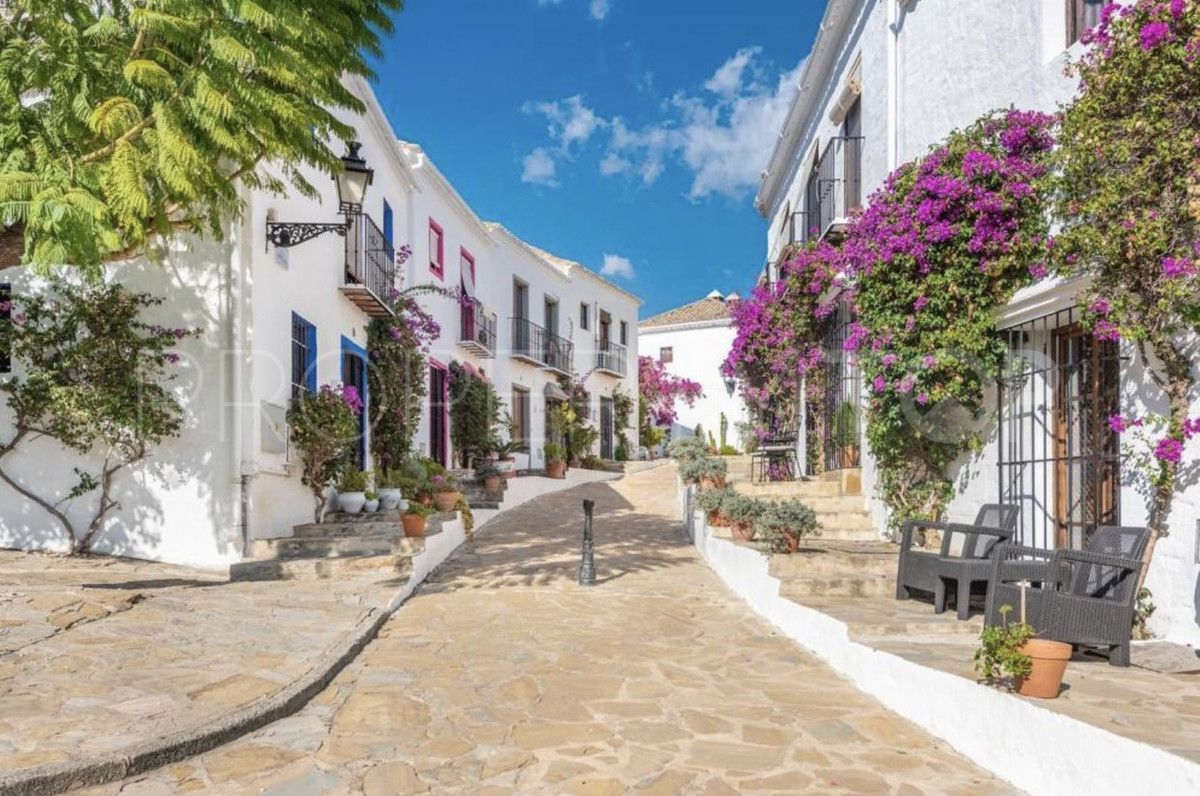 Town house for sale in Nueva Andalucia