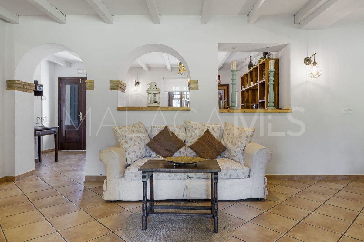 Buy villa in Cortes de la Frontera with 9 bedrooms