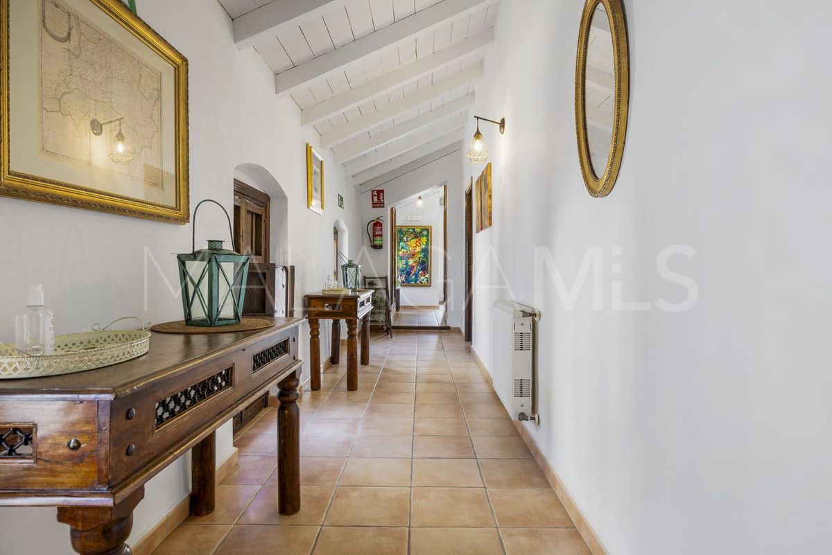 Buy villa in Cortes de la Frontera with 9 bedrooms