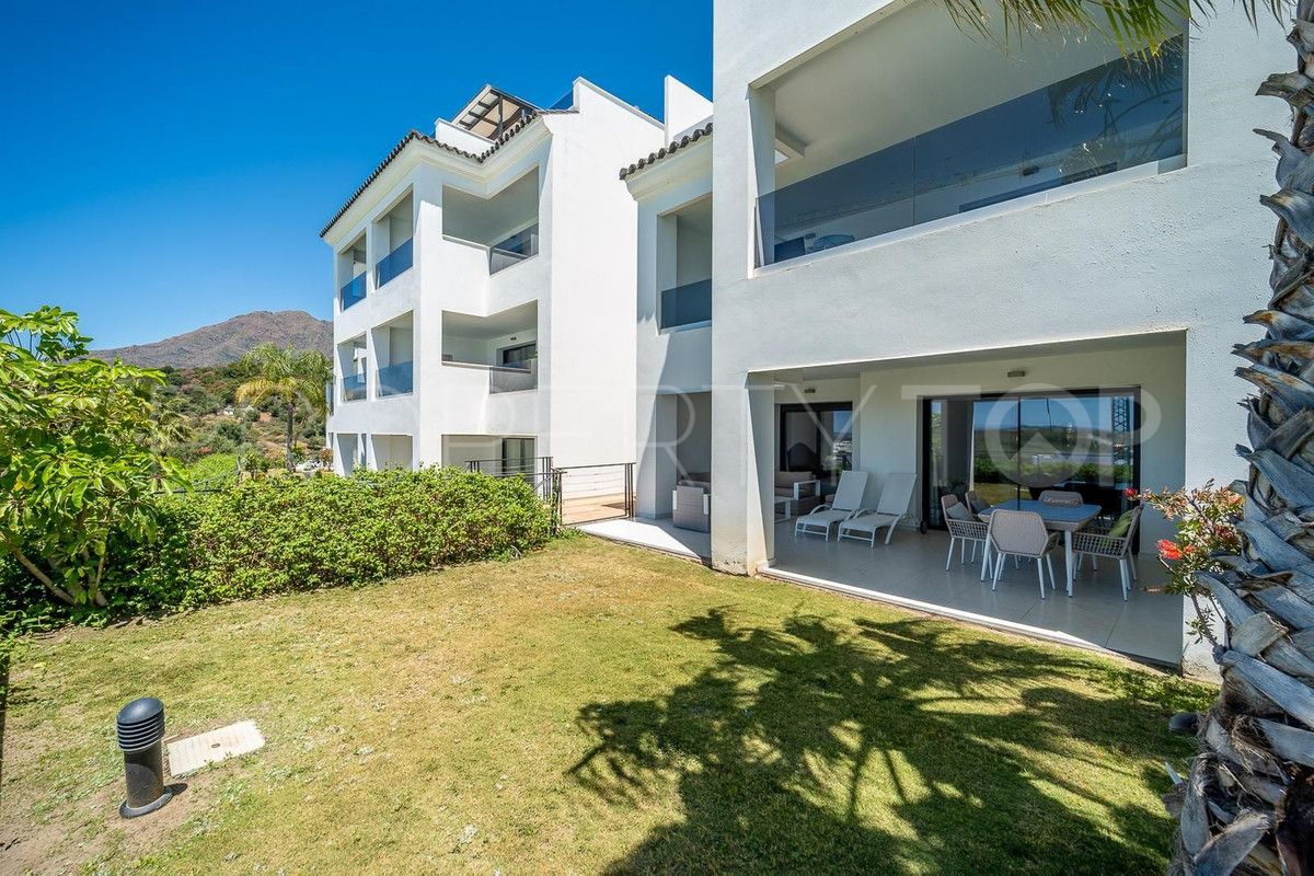 Se vende apartamento planta baja en Estepona de 2 dormitorios