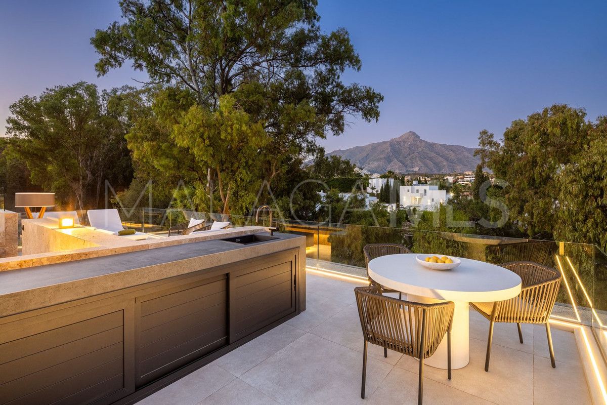 Villa for sale in Marbella City