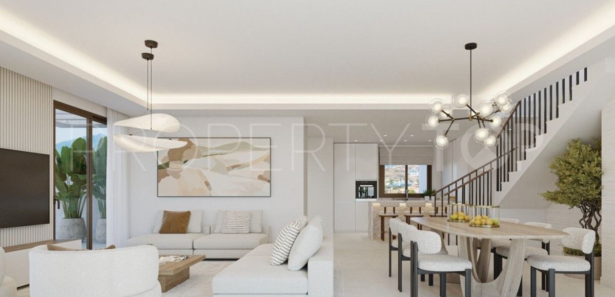 Apartamento planta baja a la venta con 3 dormitorios en Estepona