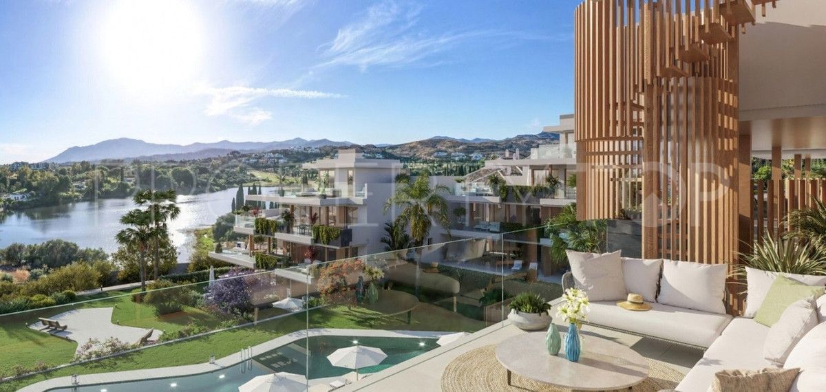 Apartamento planta baja a la venta con 3 dormitorios en Estepona