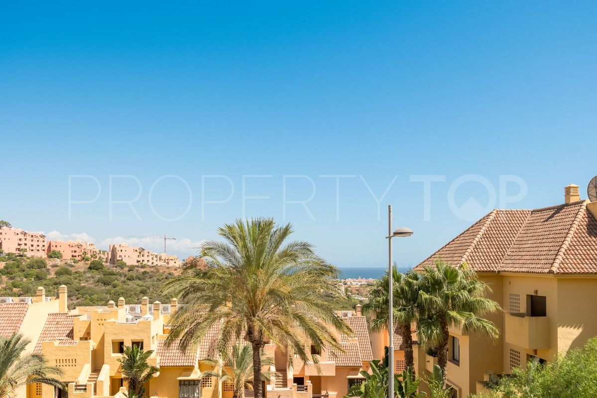 Buy ground floor apartment with 2 bedrooms in La Duquesa