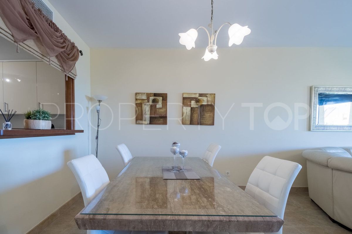 Buy ground floor apartment with 2 bedrooms in La Duquesa