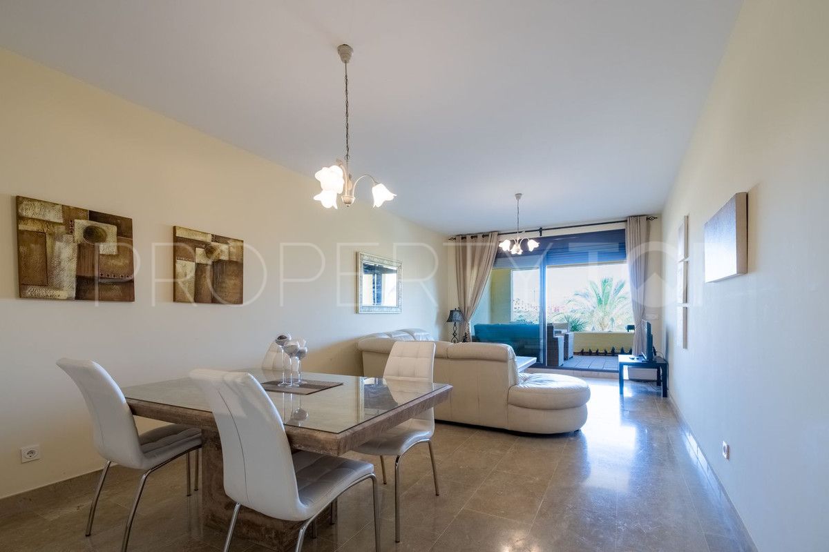 Buy ground floor apartment with 2 bedrooms in La Duquesa