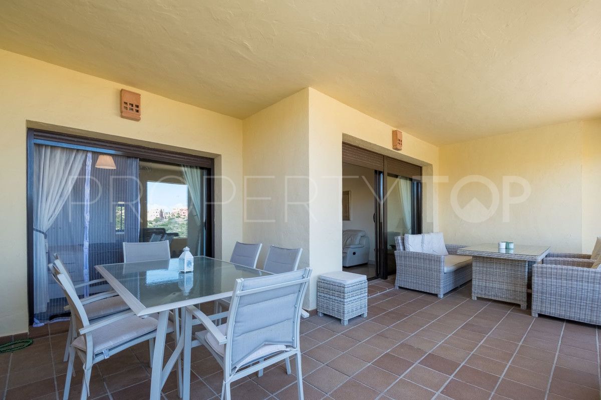 Buy ground floor apartment with 2 bedrooms in La Duquesa