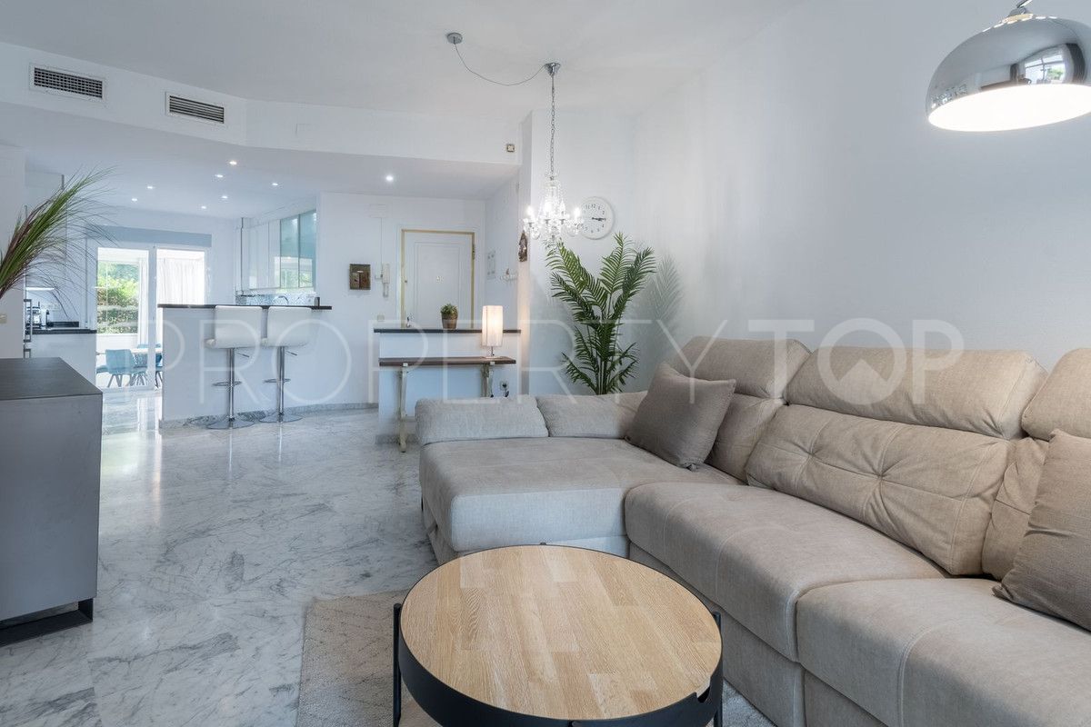 Comprar apartamento planta baja con 2 dormitorios en Marbella Golden Mile