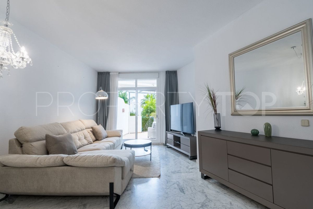 Comprar apartamento planta baja con 2 dormitorios en Marbella Golden Mile