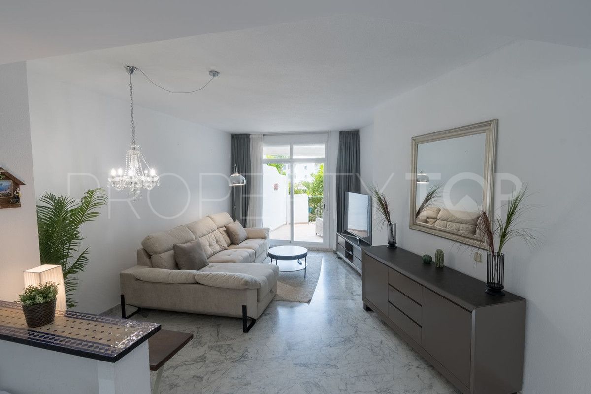 Comprar apartamento planta baja con 2 dormitorios en Marbella Golden Mile