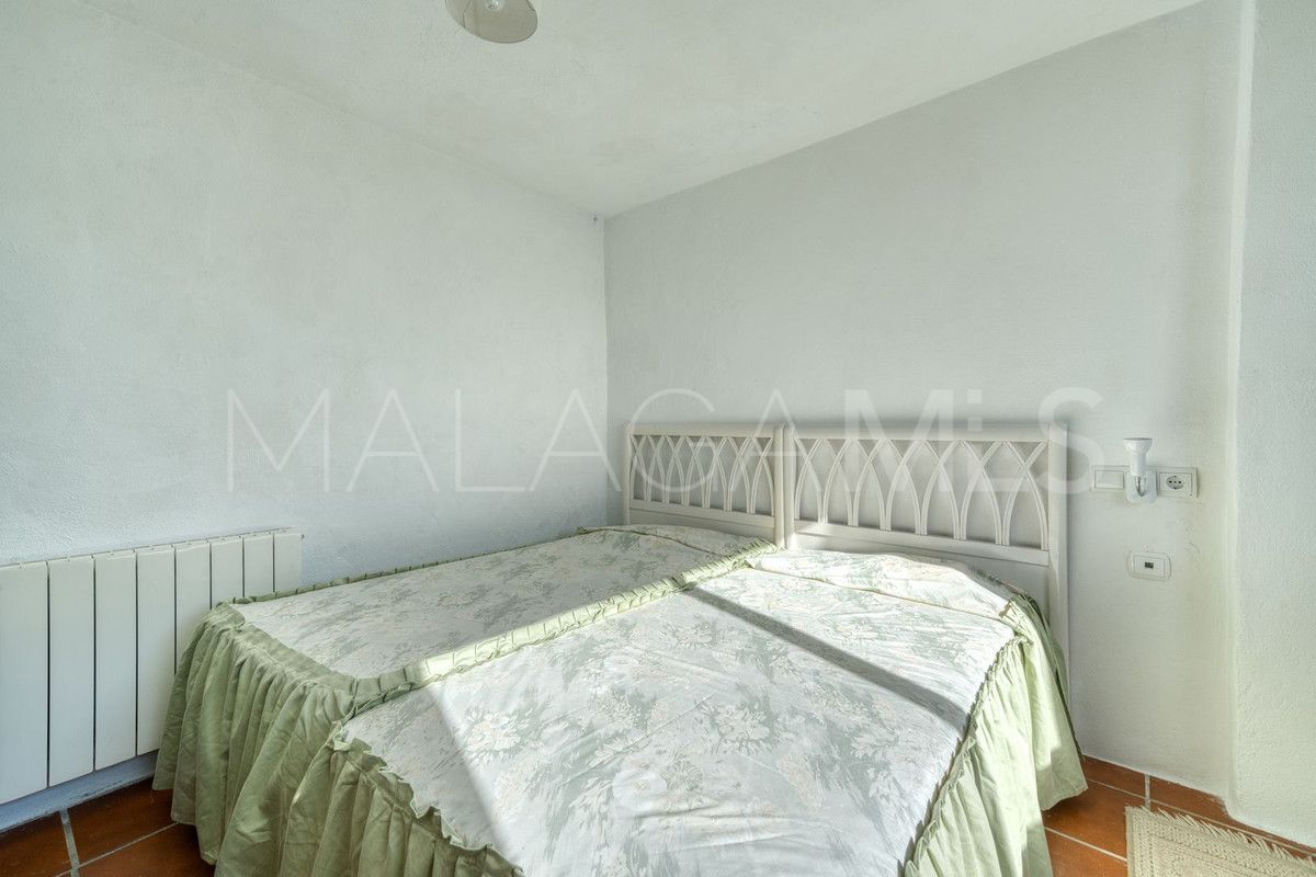 Buy 4 bedrooms villa in Valtocado