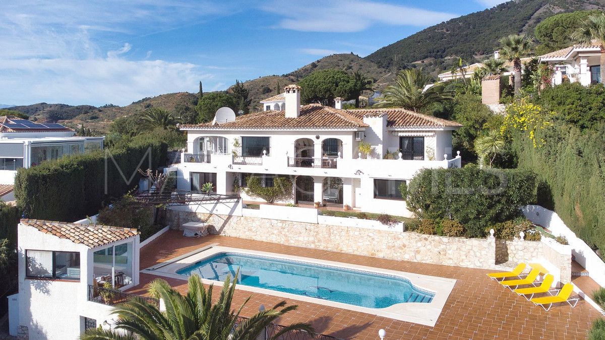 Buy 4 bedrooms villa in Valtocado