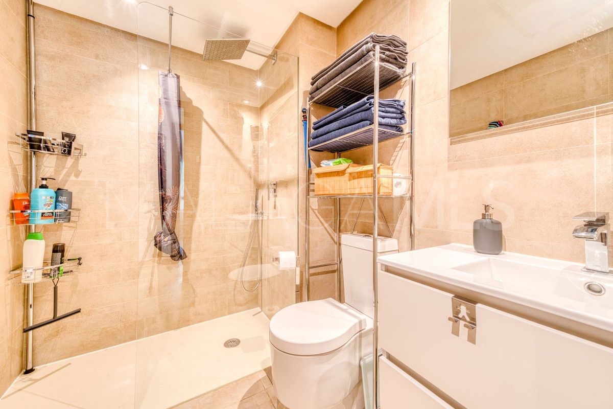 Buy apartamento in Benahavis with 3 bedrooms