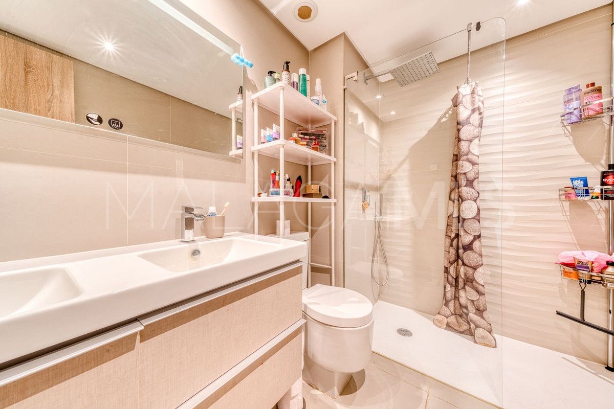 Buy apartamento in Benahavis with 3 bedrooms