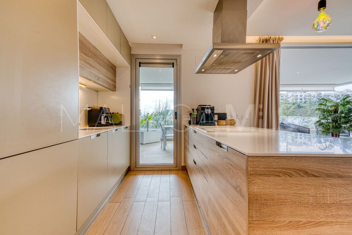 Buy apartamento in Benahavis with 3 bedrooms