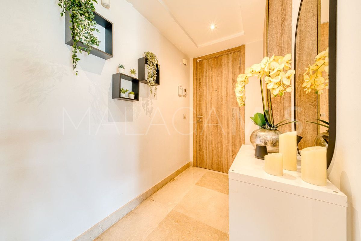 Buy apartamento in Benahavis with 3 bedrooms