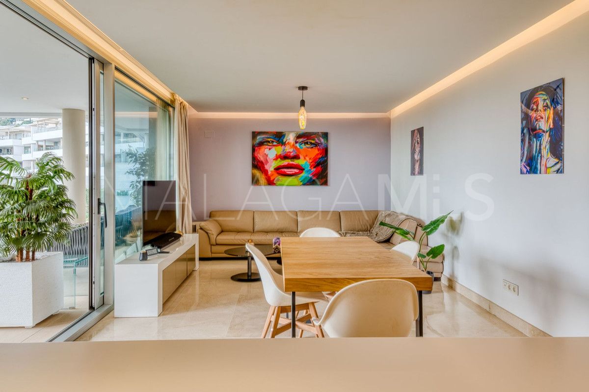 Buy apartamento in Benahavis with 3 bedrooms