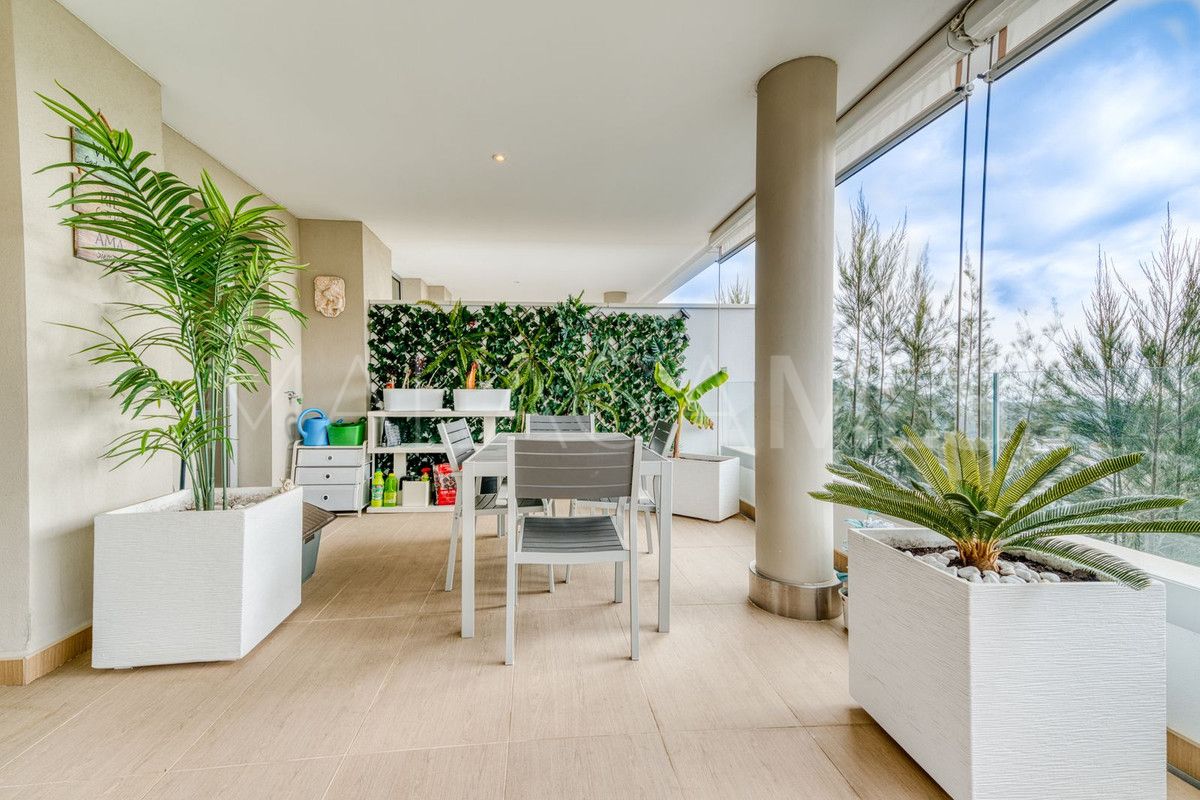 Buy apartamento in Benahavis with 3 bedrooms
