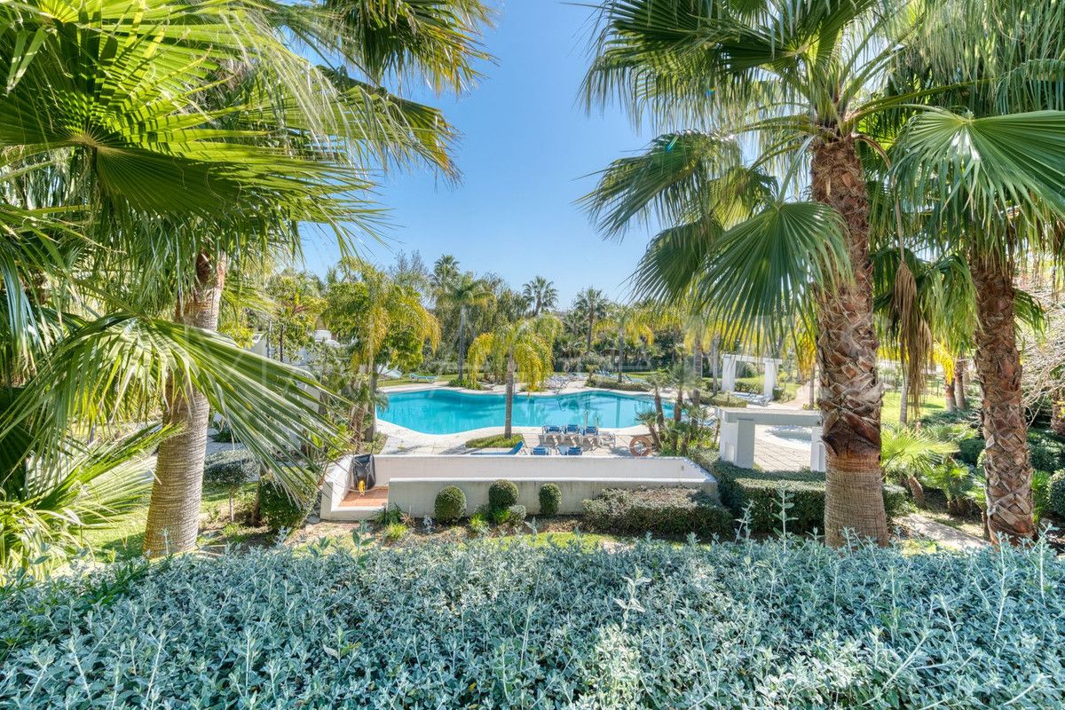 Erdgeschosswohnung for sale in Estepona