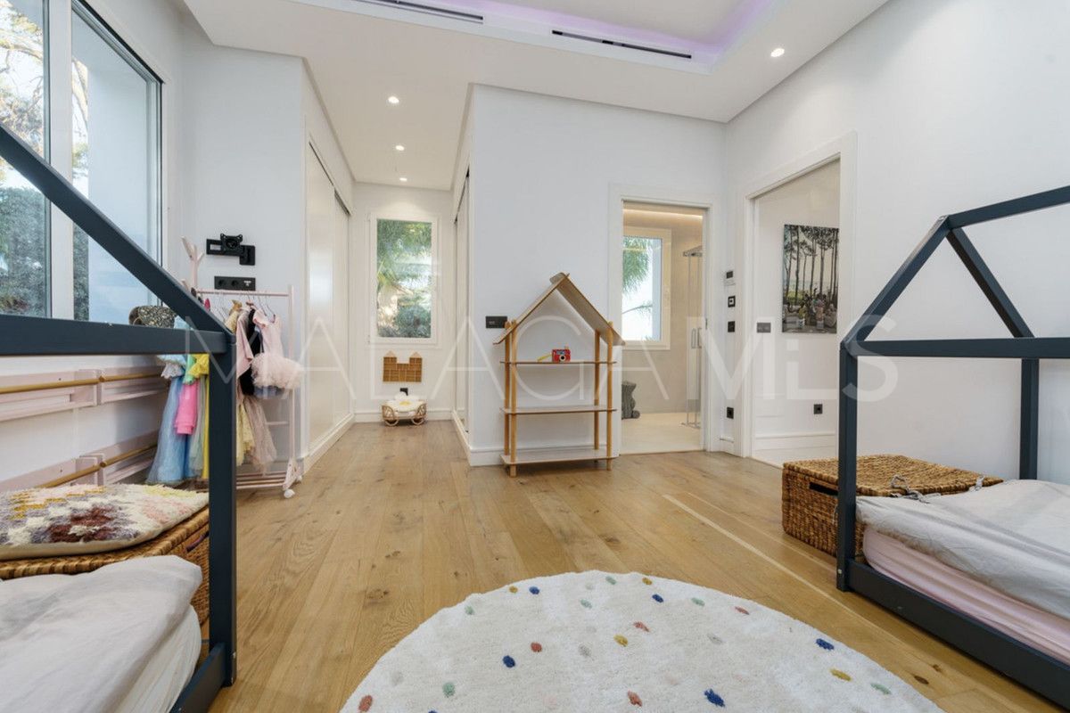 Villa for sale in Marbella City
