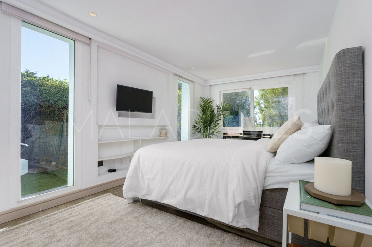 Villa for sale in Marbella City