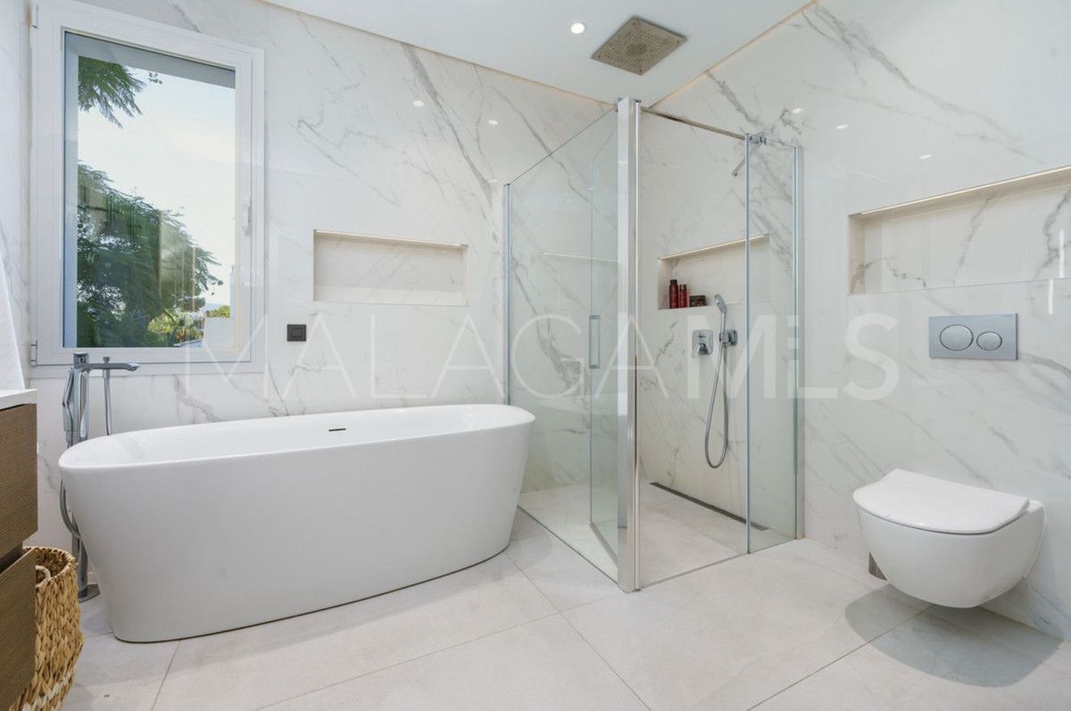 Villa for sale in Marbella City