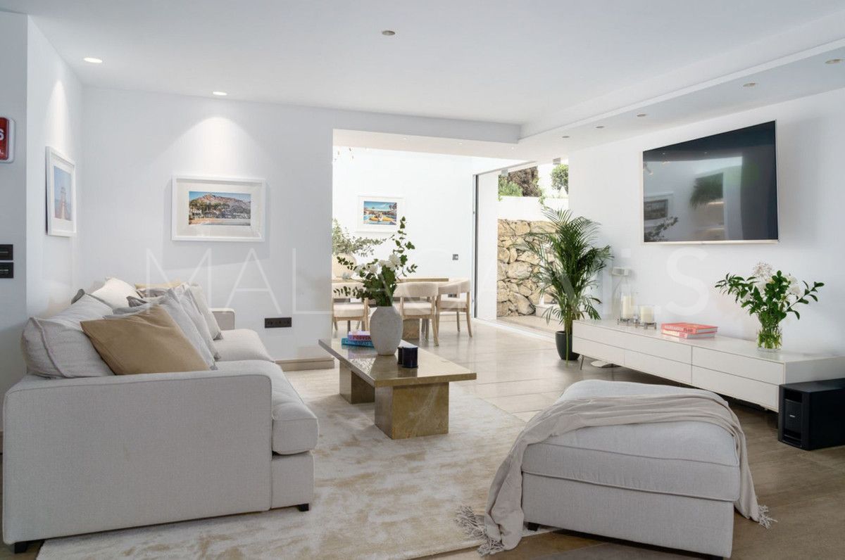 Villa for sale in Marbella City