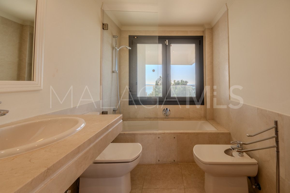 Villa for sale in La Duquesa