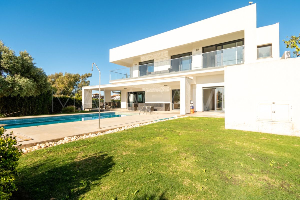 Villa for sale in La Duquesa