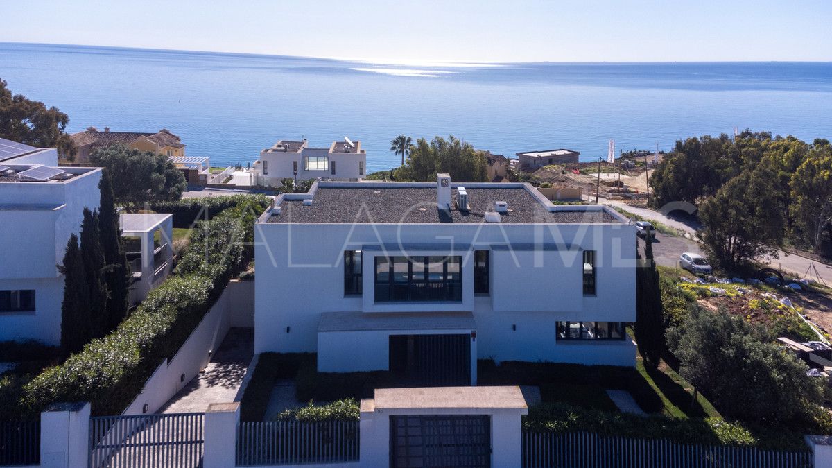 Villa for sale in La Duquesa