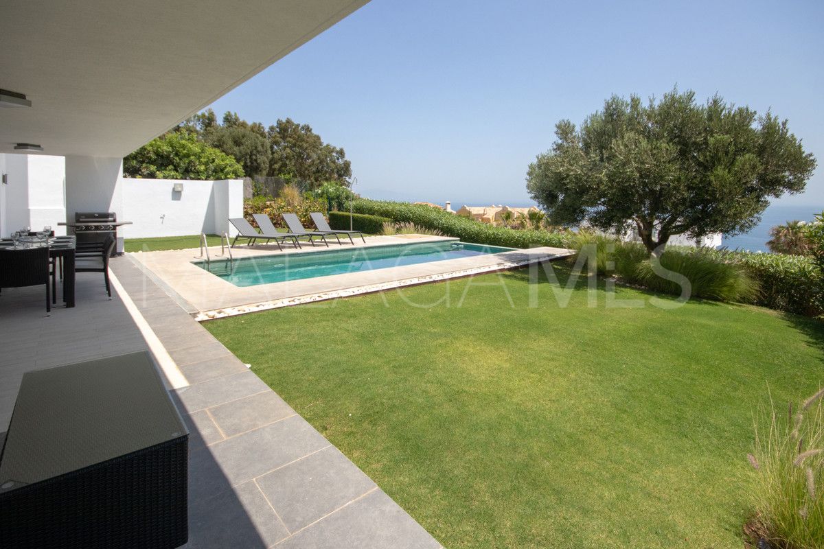 Villa for sale in La Duquesa