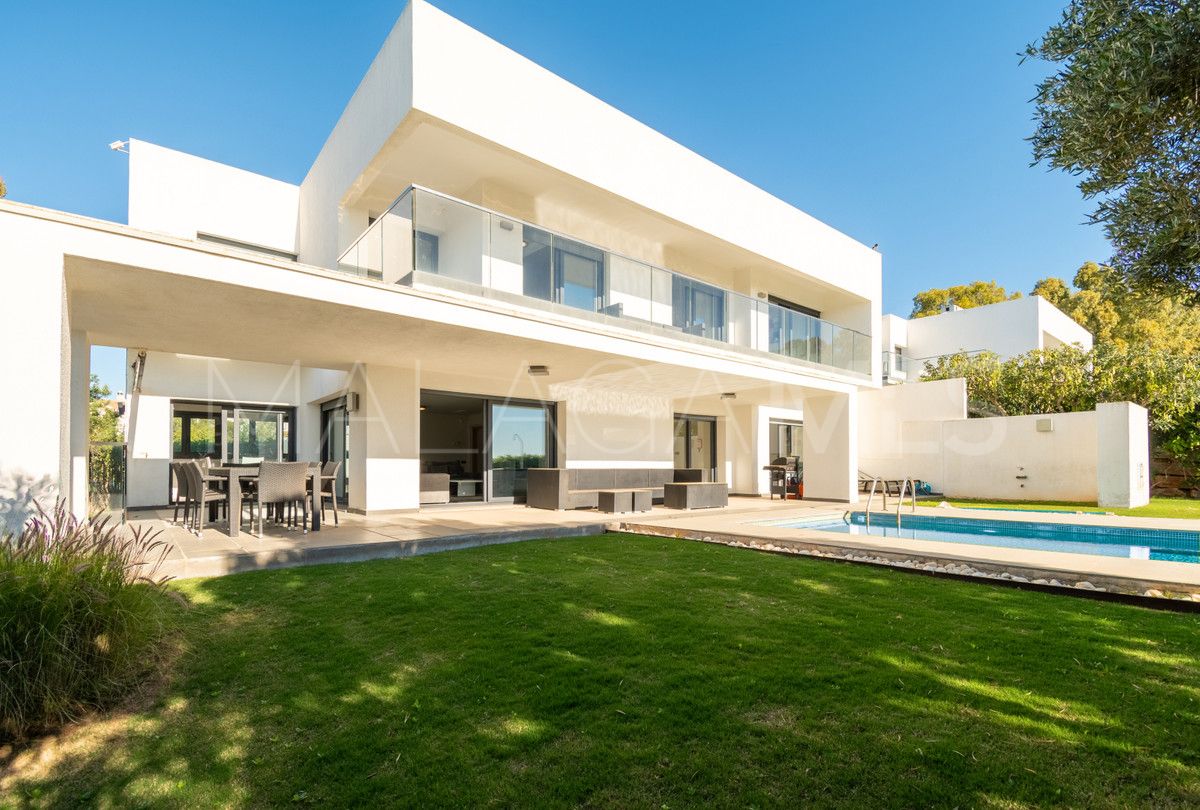 Villa for sale in La Duquesa