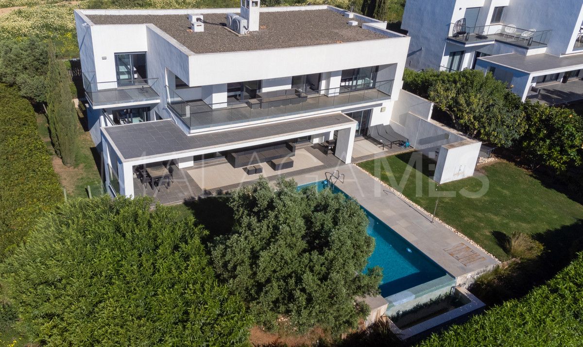 Villa for sale in La Duquesa