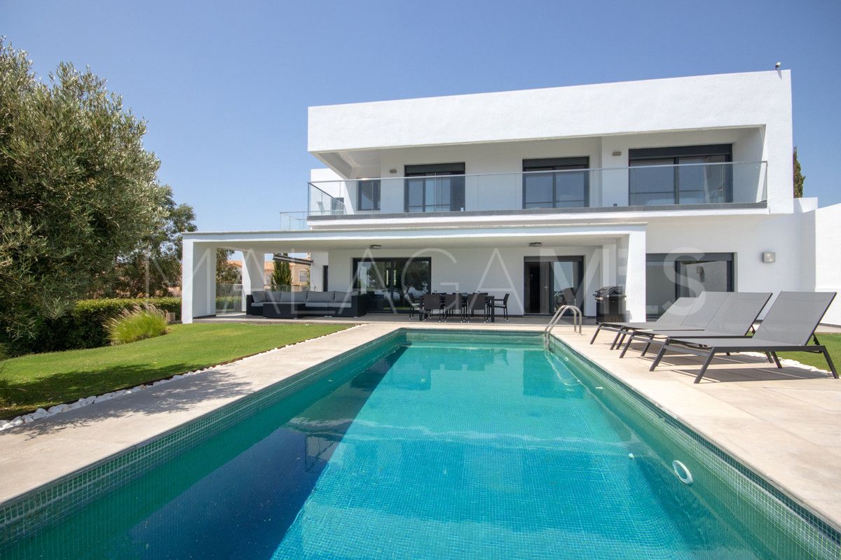 Villa for sale in La Duquesa