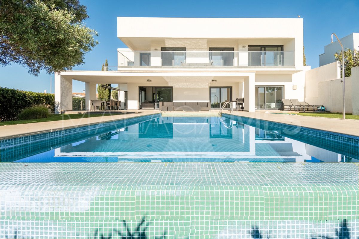 Villa for sale in La Duquesa