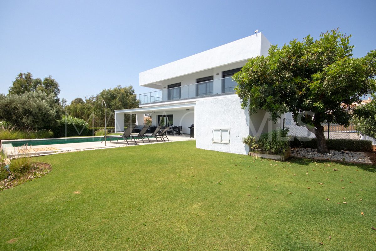 Villa for sale in La Duquesa