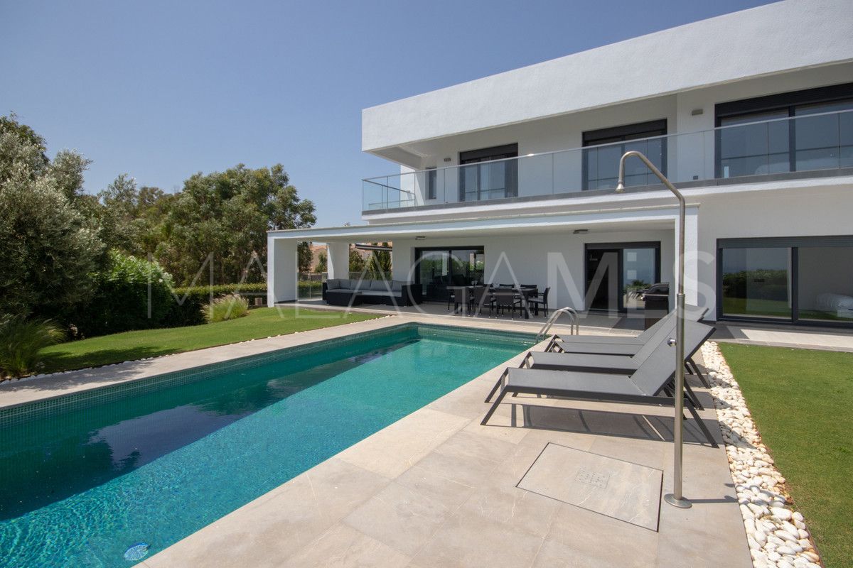 Villa for sale in La Duquesa