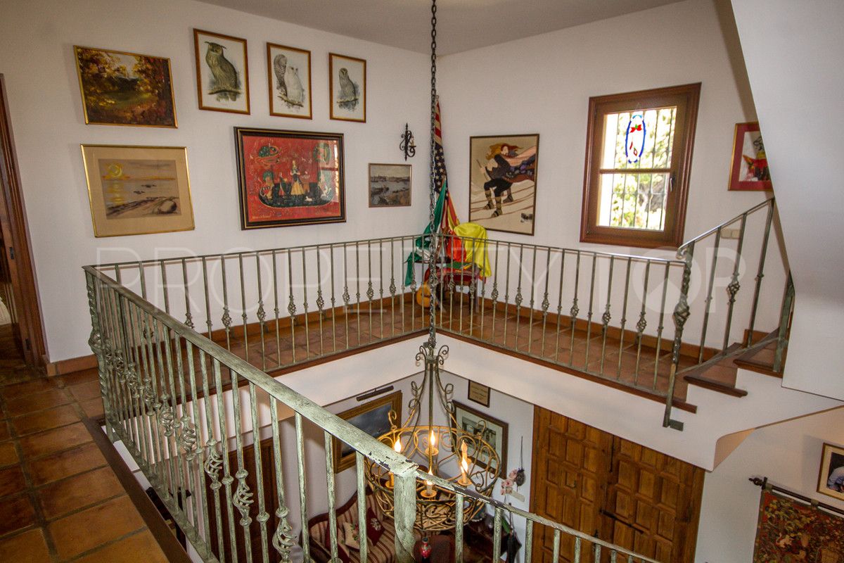 Villa de 4 dormitorios en venta en La Duquesa