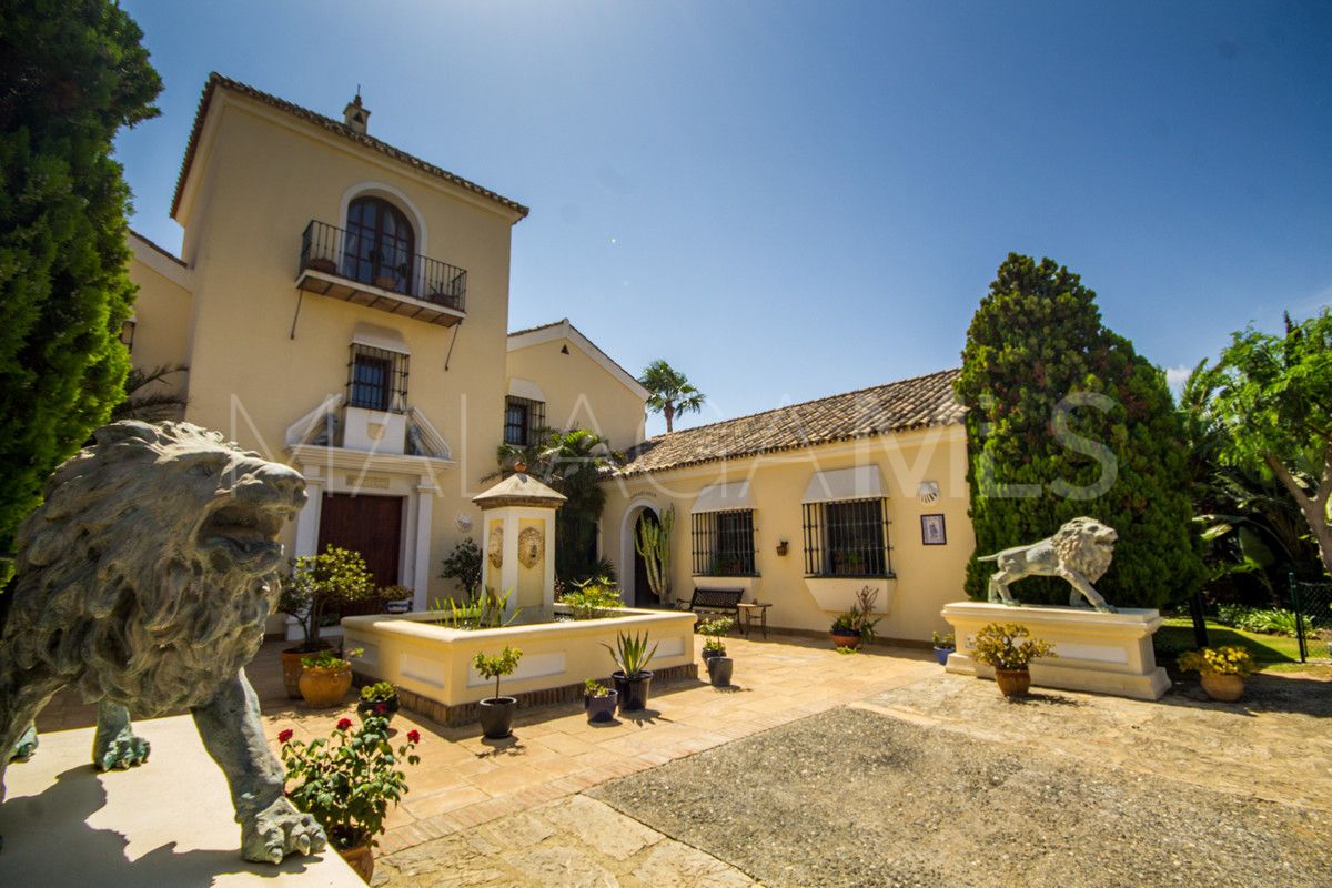 Villa for sale in La Duquesa