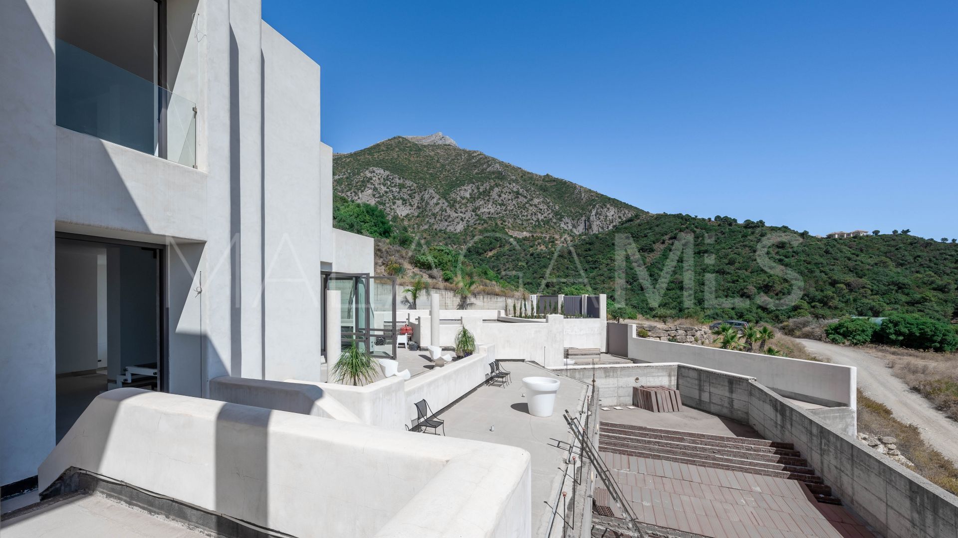Villa with 5 bedrooms for sale in Istan