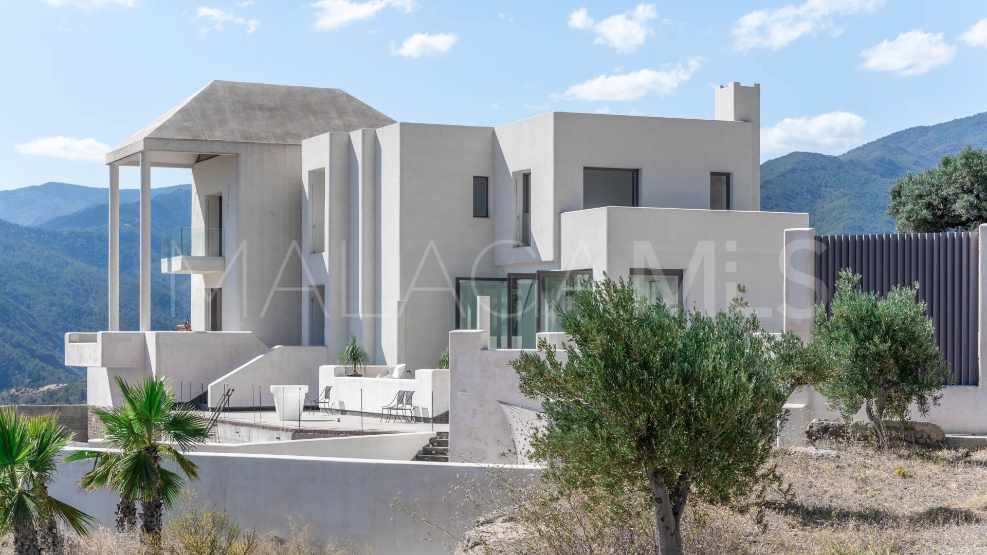 Villa with 5 bedrooms for sale in Istan